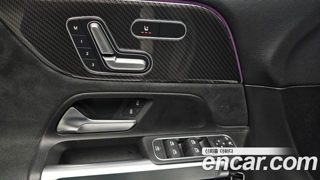 Mercedes-Benz GLB-Class 2021 — photo 13