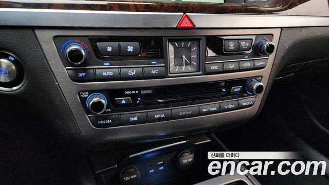 Hyundai Genesis 2015 — photo 16