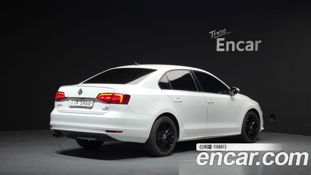 Volkswagen Jetta 2015 — photo 2