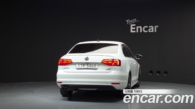 Volkswagen Jetta 2015 — photo 4