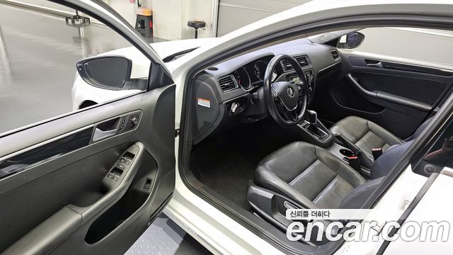 Volkswagen Jetta 2015 — photo 10