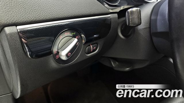 Volkswagen Jetta 2015 — photo 15