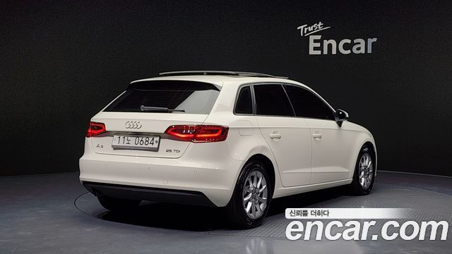 Audi A3 2015 — photo 2