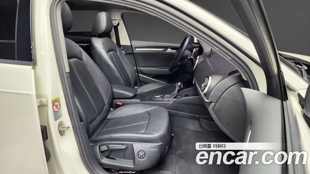 Audi A3 2015 — photo 11