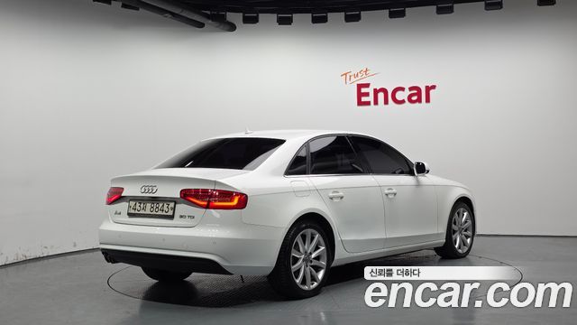 Audi A4 2015 — photo 2