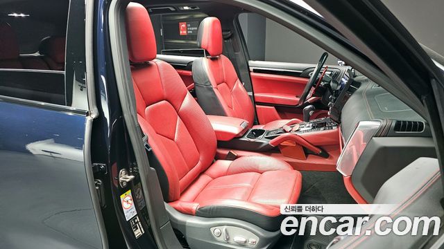 Porsche Cayenne 2016 — photo 10