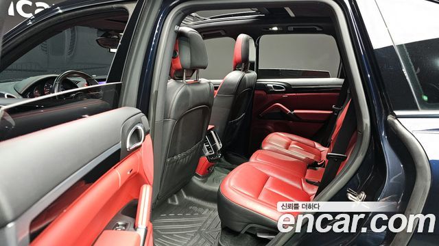Porsche Cayenne 2016 — photo 12