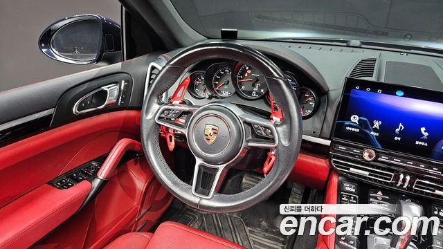 Porsche Cayenne 2016 — photo 13