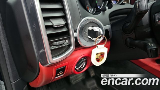 Porsche Cayenne 2016 — photo 16