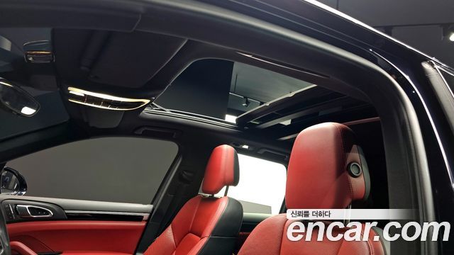 Porsche Cayenne 2016 — photo 19