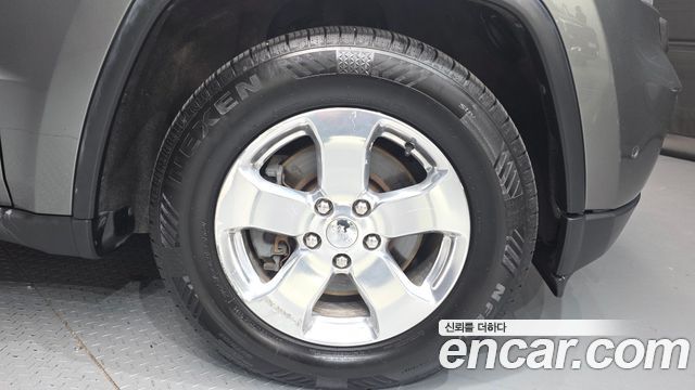 Jeep Cherokee 2011 — photo 5