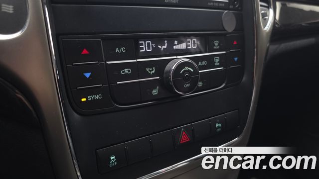 Jeep Cherokee 2011 — photo 16