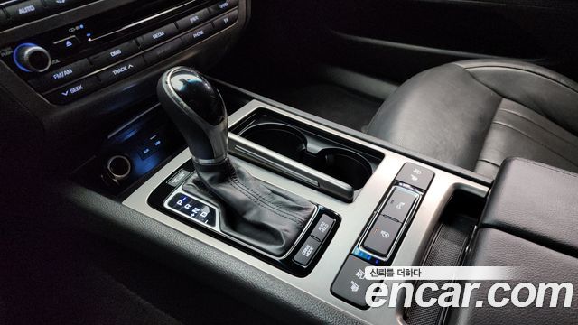 Hyundai Genesis 2016 — photo 9