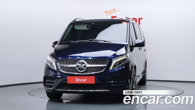 Mercedes-Benz V-Class 2022 — photo 3