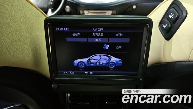 Hyundai Genesis 2012 — photo 18