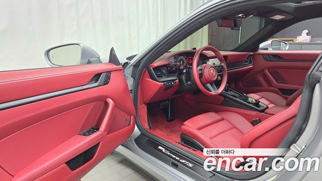 Porsche 911 2025 — photo 11