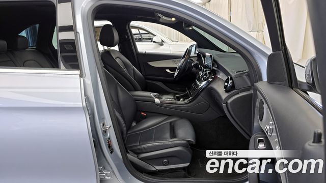 Mercedes-Benz GLC-Class 2022 — photo 11