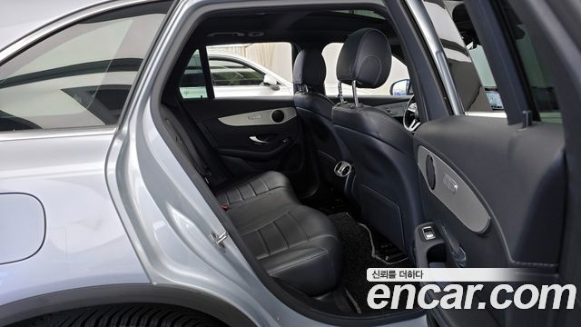 Mercedes-Benz GLC-Class 2022 — photo 12