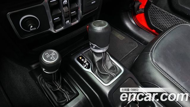 Jeep Wrangler 2021 — photo 9