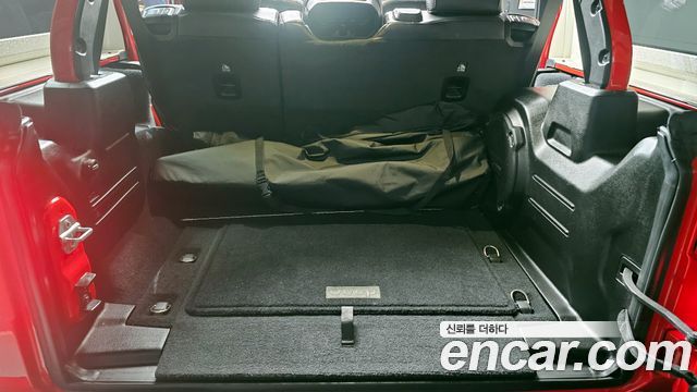 Jeep Wrangler 2021 — photo 20