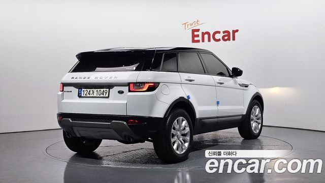 Land Rover Range Rover Evoque 2017 — photo 2