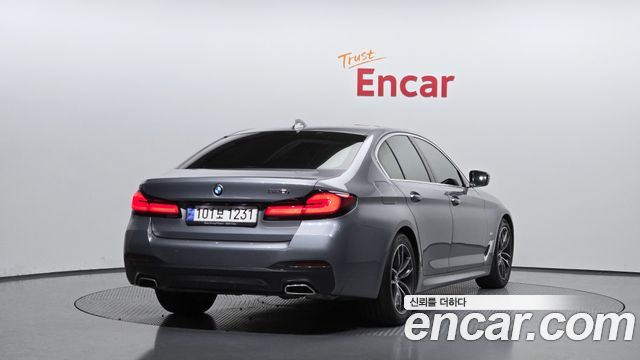 BMW 5-Series 2023 — photo 2