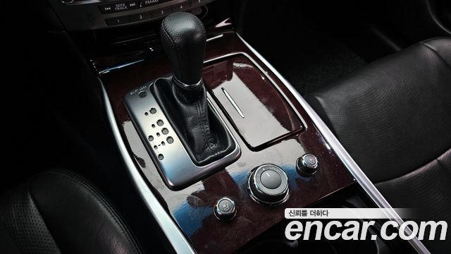 Infiniti Q70 2017 — photo 9