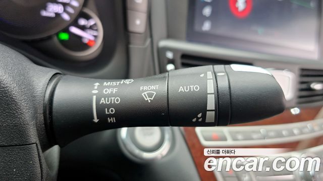 Infiniti Q70 2017 — photo 17