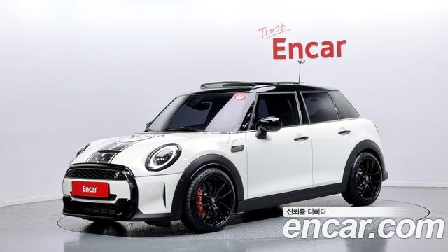 Mini Cooper 2022 — photo 1