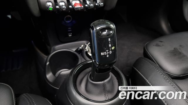 Mini Cooper 2022 — photo 9