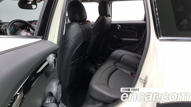 Mini Cooper 2022 — photo 12