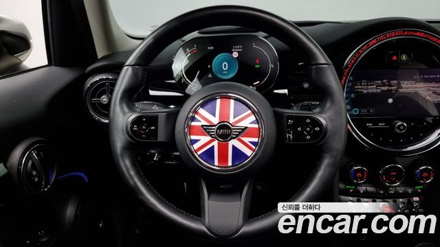 Mini Cooper 2022 — photo 13