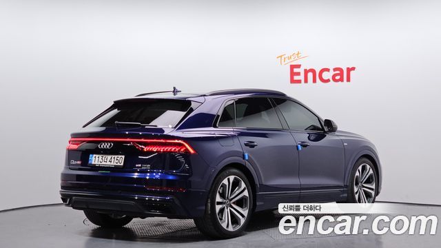 Audi Q8 2023 — photo 2