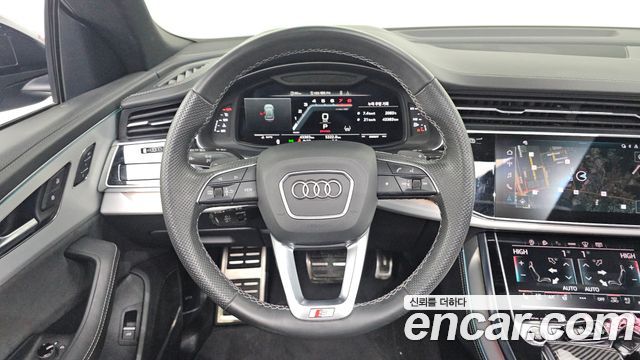 Audi Q8 2023 — photo 13