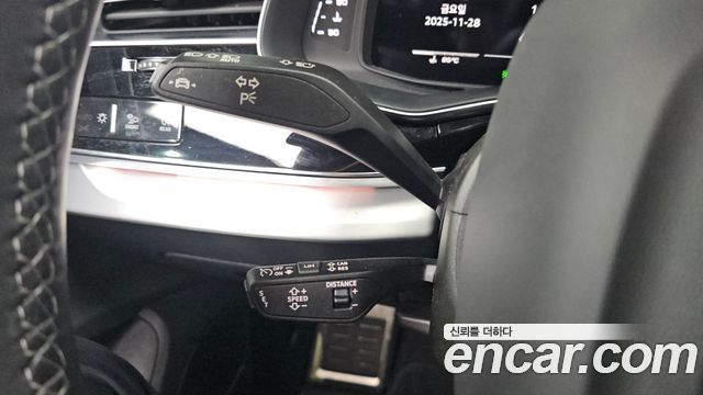 Audi Q8 2023 — photo 18