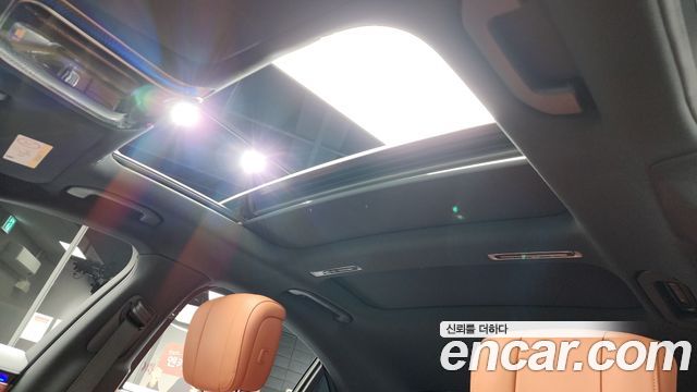 Mercedes-Benz S-Class 2021 — photo 18