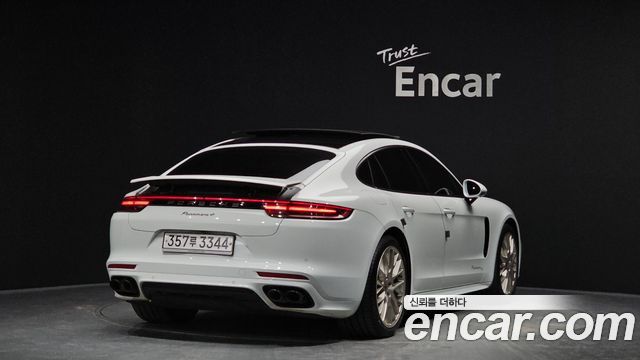 Porsche Panamera 2020 — photo 2