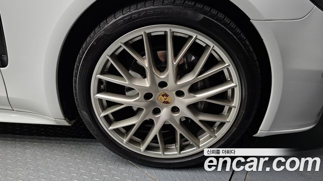 Porsche Panamera 2020 — photo 5