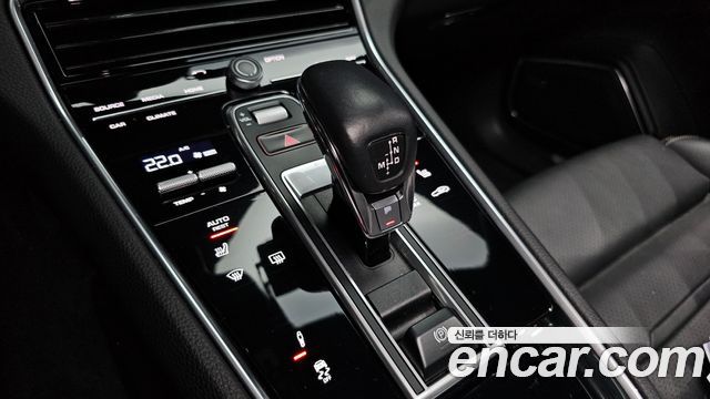 Porsche Panamera 2020 — photo 9