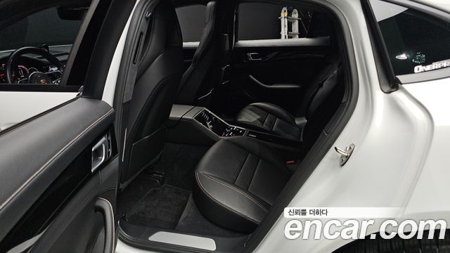 Porsche Panamera 2020 — photo 11