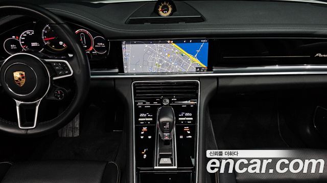 Porsche Panamera 2020 — photo 13