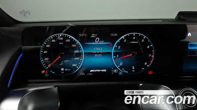 Mercedes-Benz GLB-Class 2021 — photo 8