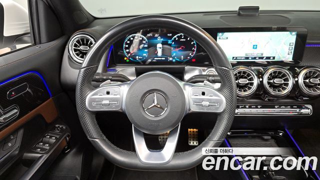 Mercedes-Benz GLB-Class 2021 — photo 13