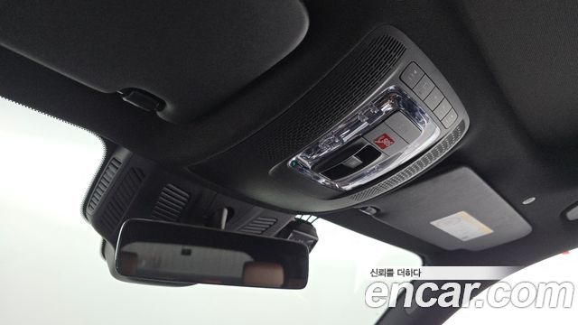 Mercedes-Benz GLB-Class 2021 — photo 18
