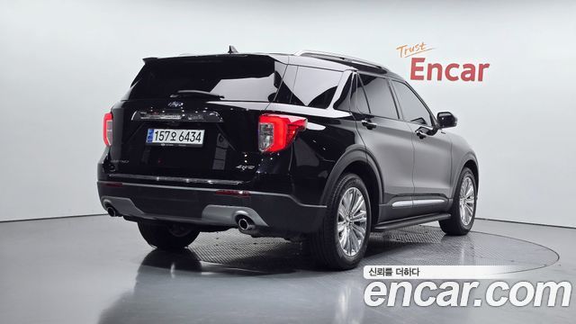 Ford Explorer 2023 — photo 2