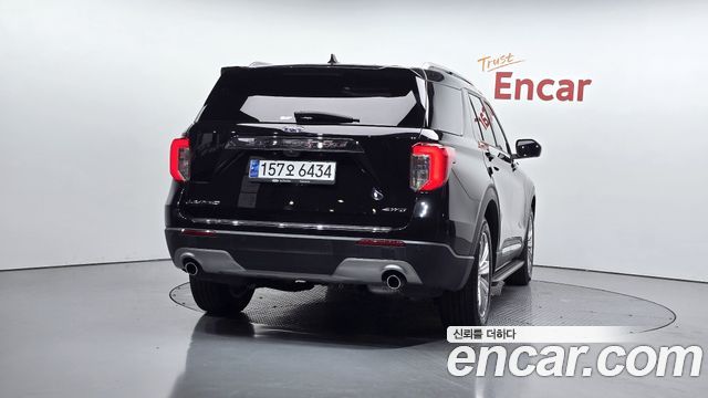 Ford Explorer 2023 — photo 4
