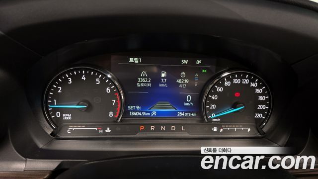 Ford Explorer 2023 — photo 8