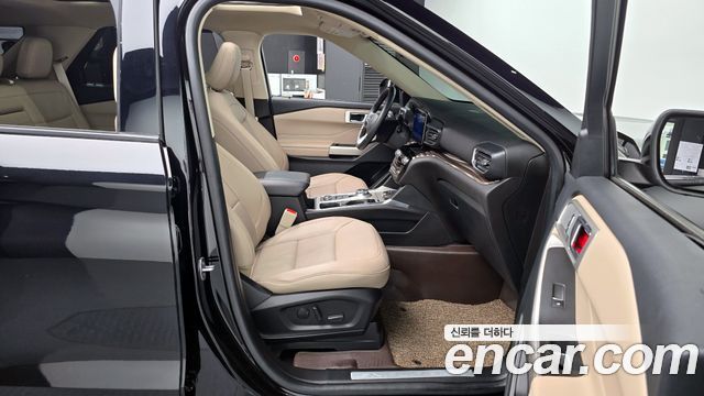 Ford Explorer 2023 — photo 10