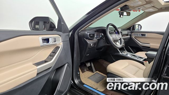 Ford Explorer 2023 — photo 11