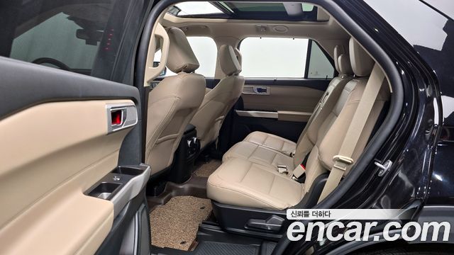 Ford Explorer 2023 — photo 12
